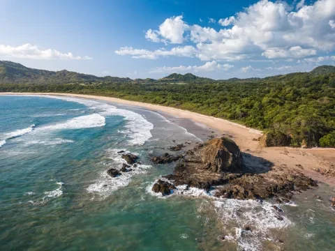Paisagem tropical do Parque Nacional Marinho de Las Baulas