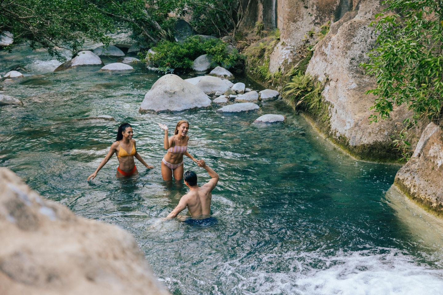 cascata las-chorreras-hacienda-guachipelin