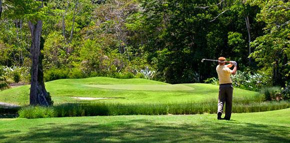 tacada de golfe